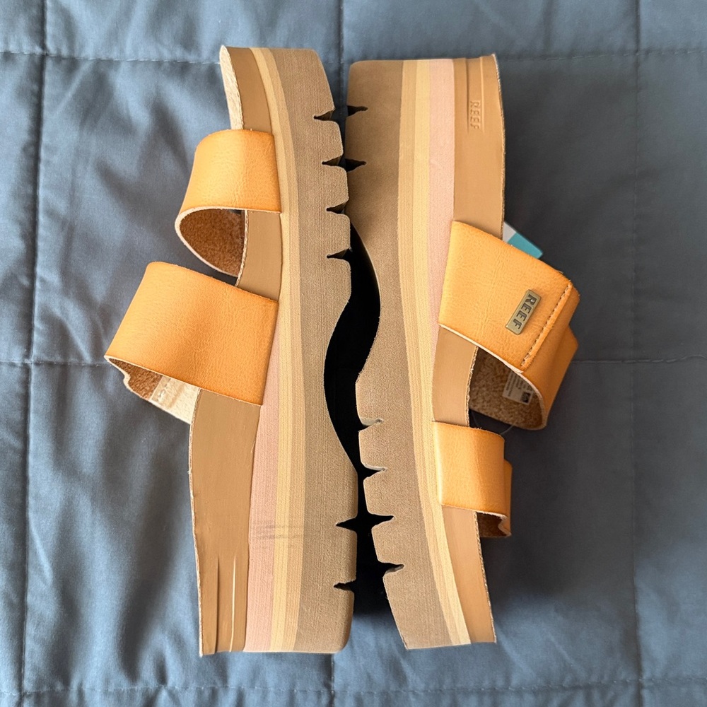 🧡 Reef - Cushion Vista Higher 🧡 - Picture 2 of 6